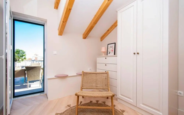 Charming 3-bed House in Tribunj