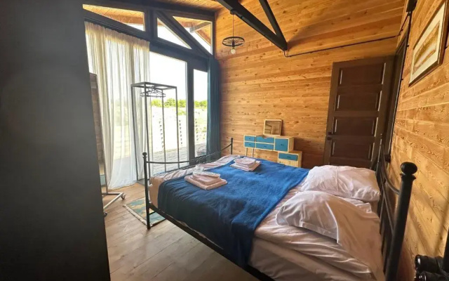 Eco Saguramo Chalet