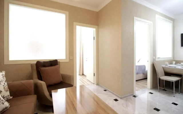 Tamar's Apartment