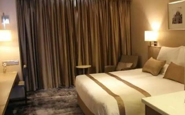 Shanghai Xujiahui 80,000 Stadium Quli Hotel
