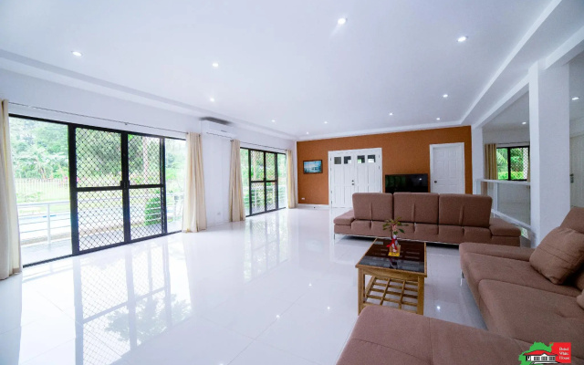 Bohol White House Bed & Breakfast