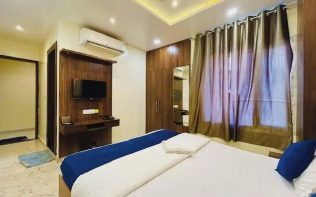 Hotel R K Palace