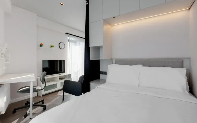 Central Flat Near Metrobus and Coast in Kadikoy