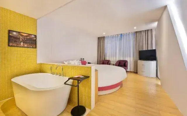 17 Degree Hotel (Zhongshan Shaxi Xingbao Times Square)