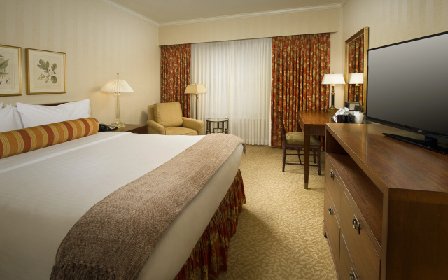 Mayflower Park Hotel