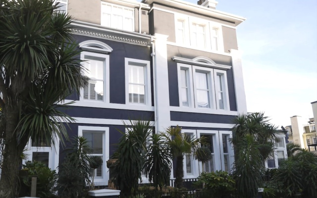 Отель Southbank TOWN HOUSE вид на фасад
