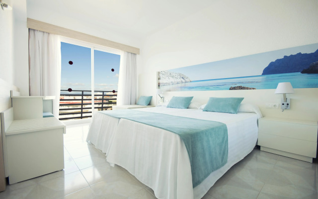 Azuline Hotel Bahamas y Bahamas II