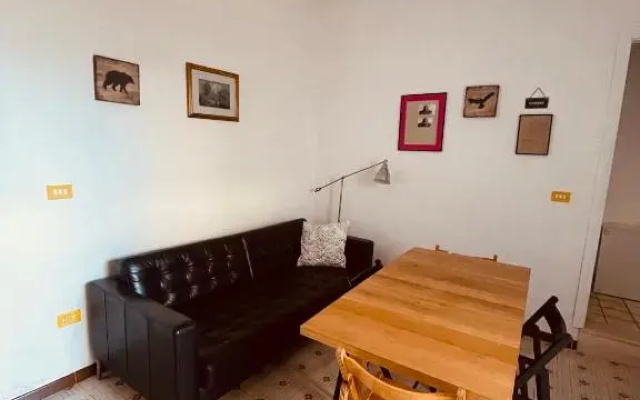 Lovely 2 bedroom rental unit,patio and close beach