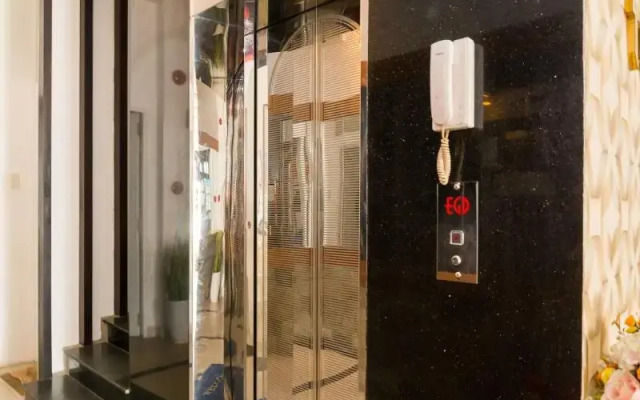 Truc Hung Hotel