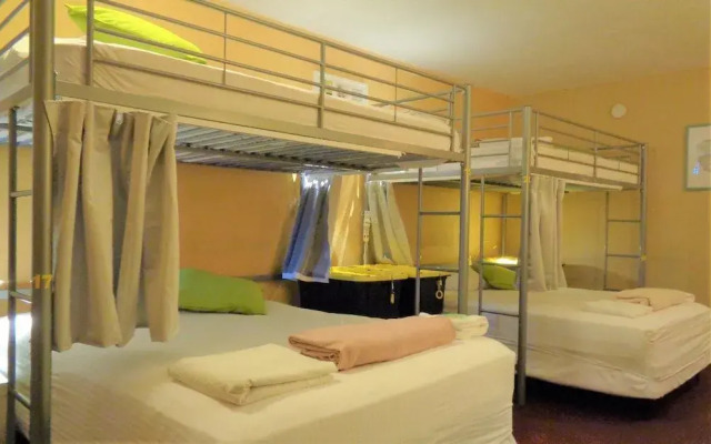BHostels International Drive North