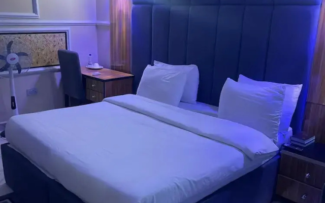 De Ross Hotel & Suites