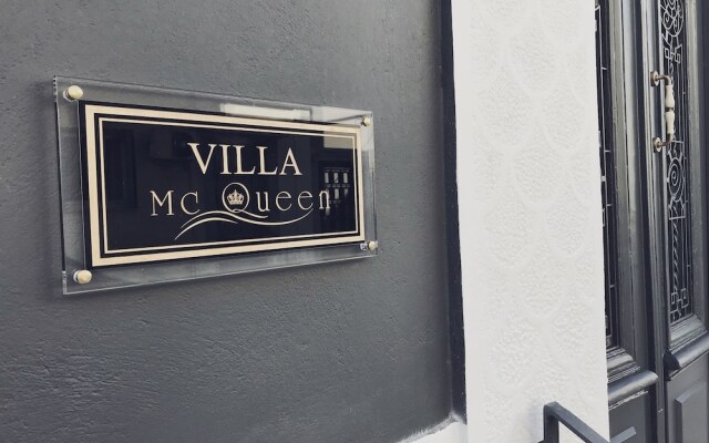 Отель Villa Mc Queen вид на фасад