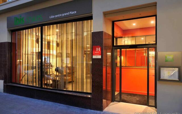 Отель ibis Styles Lille Centre Grand Place вид на фасад