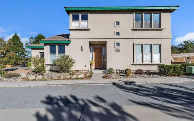Beautiful Sunsets at 3BR Villa in Reno