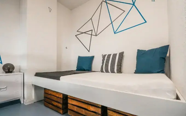 Private hostel room - City Center 1C