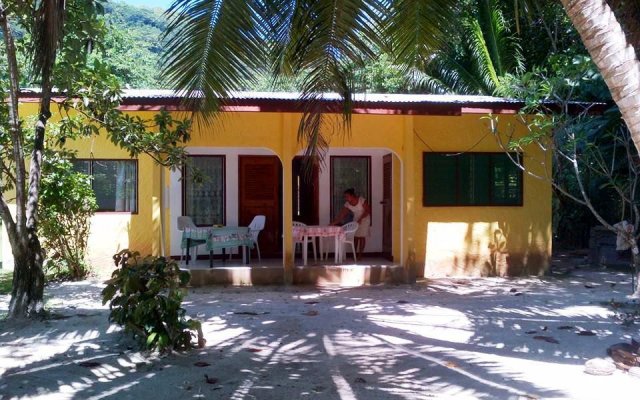 Petra's Guest House in La Digue, Seychelles from 90$, photos, reviews - zenhotels.com hotel front