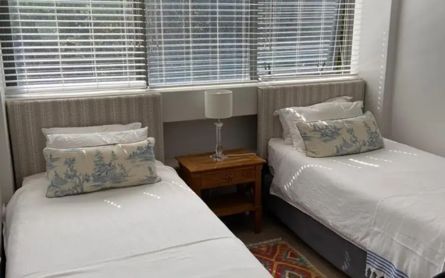 Modern, centrally located Dorp street Apartment