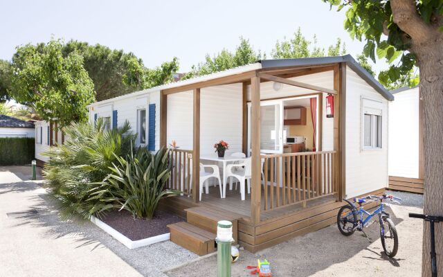 Отель La Siesta Salou Resort & Camping вид на фасад