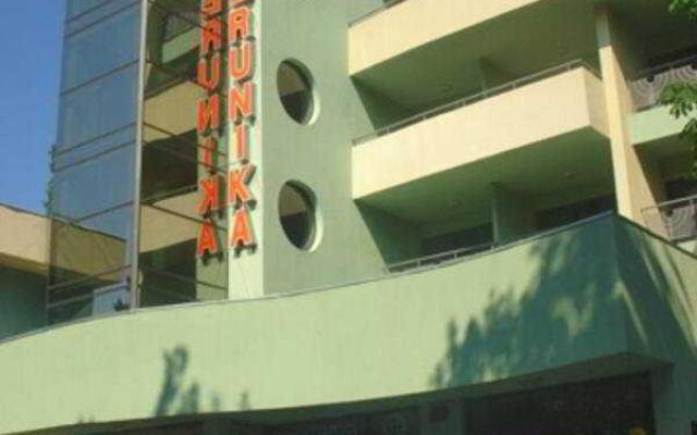 SG Hotel Perunika вид на фасад