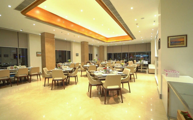 OYO 132 Hotel Royal T