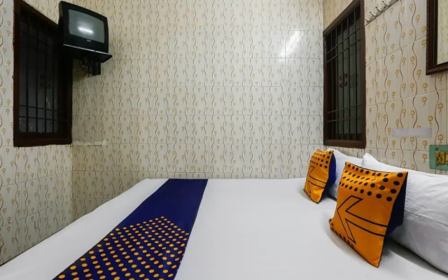 Ams Guest House by OYO Rooms