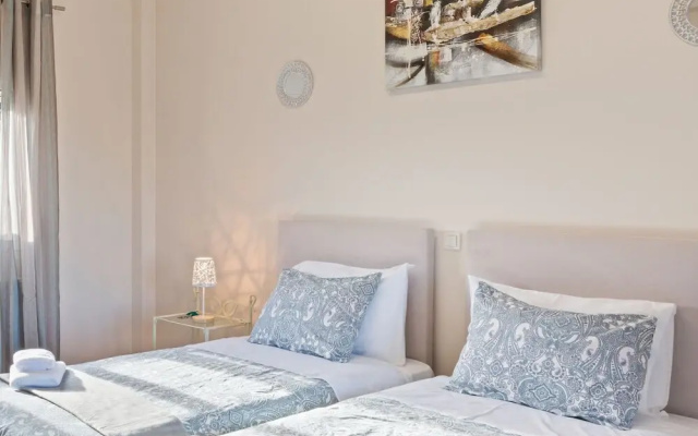 Inviting Holiday Home in Chalkida with Terrace