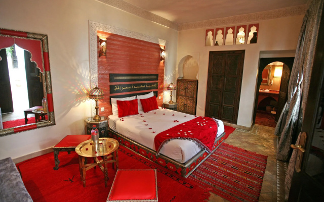 Riad La Porte Rouge By La Siredrah