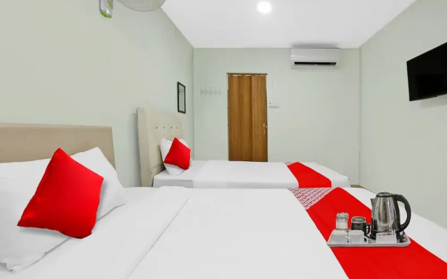 OYO 90873 Travellers Inn