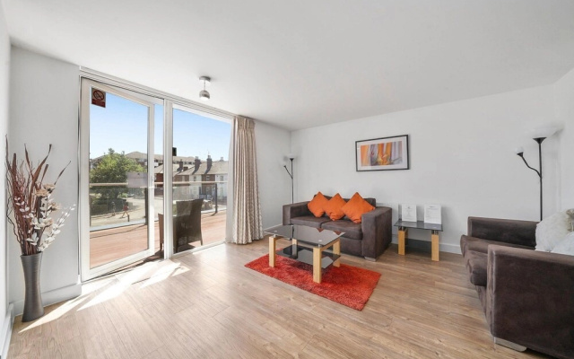 Kennet House 2 Bed and 2 Bath Apt. 7