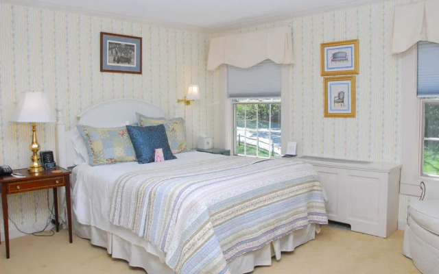Deerfield Inn
