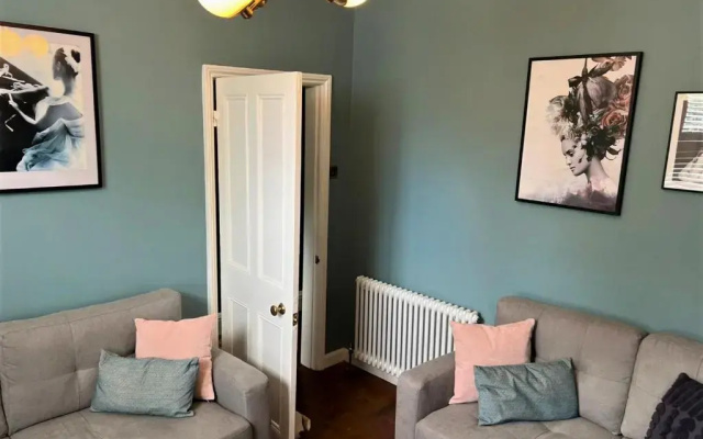 Escape 2 Unwind, Victorian Elegance