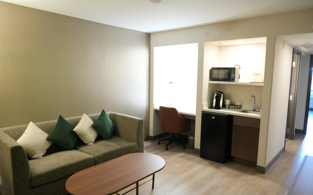 Holiday Inn Hotel & Suites PHOENIX AIRPORT by IHG