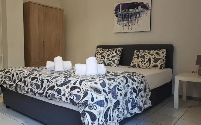 Palette Apartment Carmine - Athens Center, 6 BD, 3 BATH