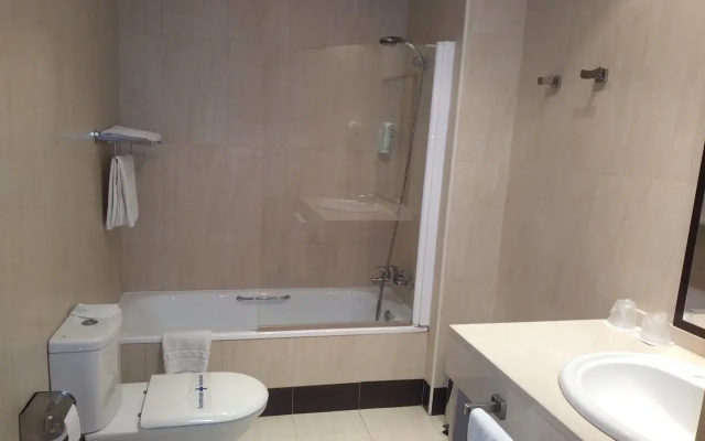Hotel Isur Llerena