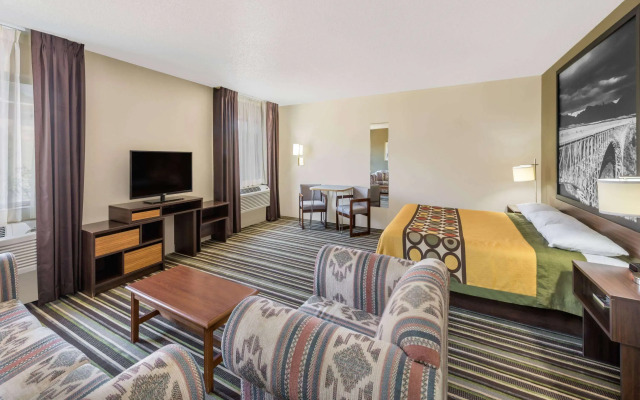 Super 8 by Wyndham Roswell