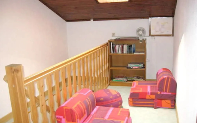 House With 2 Bedrooms in Saint-laurent-la-roche, With Enclosed Garden