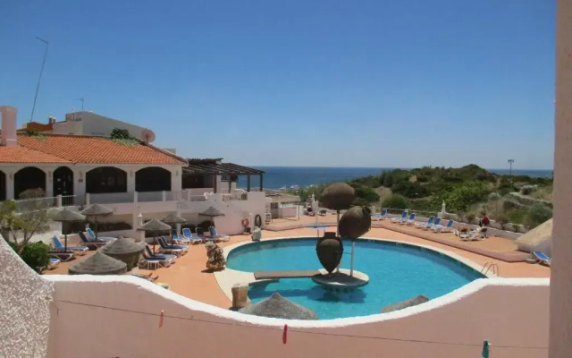 Apartamentos Salema Praia Club