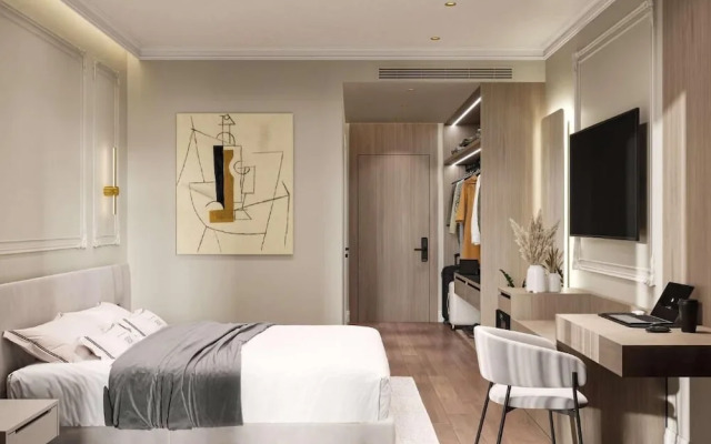 Hotel By Holiday