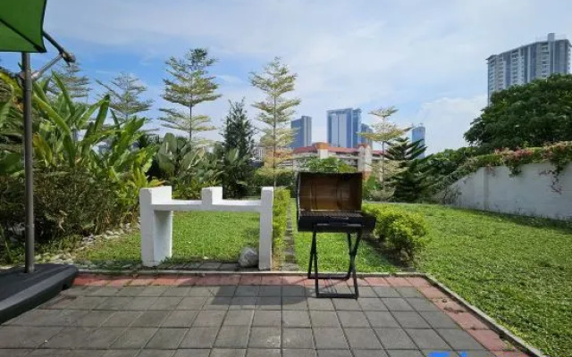 Bangsar Three Storey Luxury Landed House 19PAX