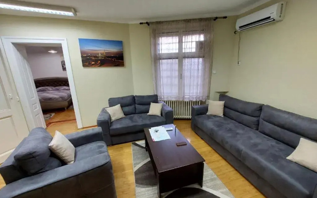 Bukoleon Apartment