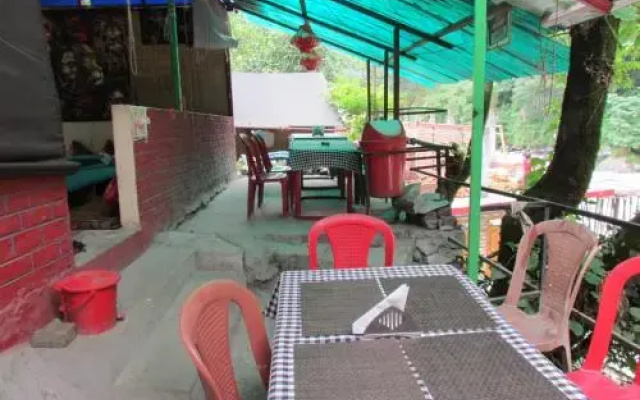 Camp The Parvati River Bank