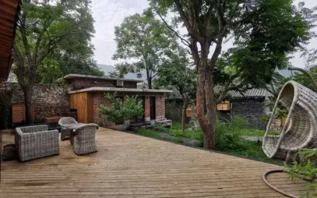 Jinta Xiangu Holiday Town