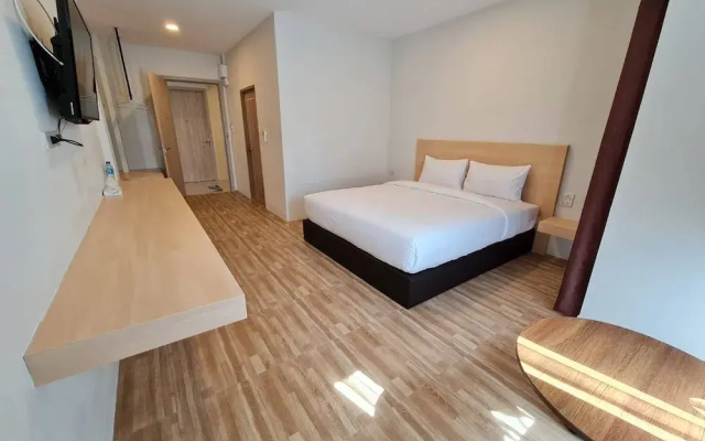 The Charlotte Smart Hotel Lopburi