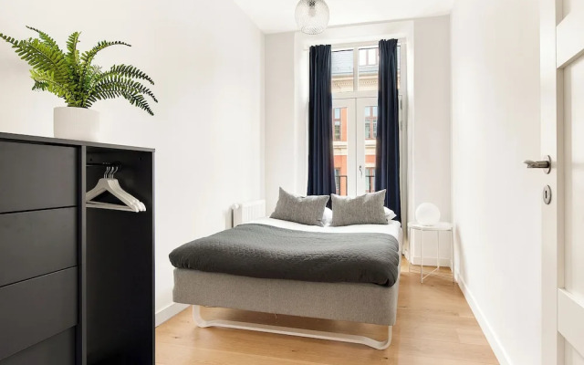 Leaves 3 - Pleasant 4-bdr Apt in Central Copenhagen