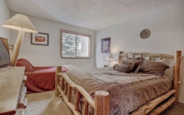 221 Cinnamon Ridge I 2 Bedroom Condo by RedAwning
