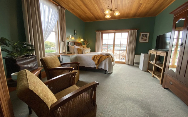 Hanlon Guest House