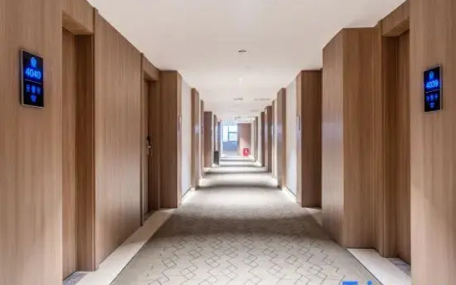 Topology E-sports Homestay (Longzhou South Road Branch)