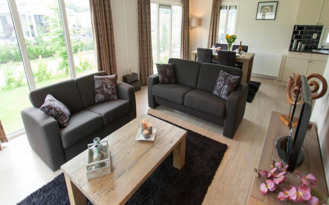 Spacious Chalet With Pool for 4