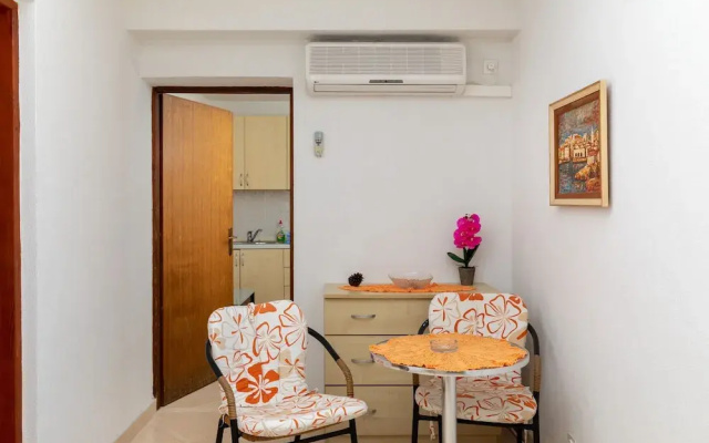 Sea Front Apartment 1