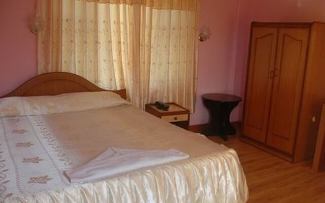 Hotel Himalayan Inn In Pokhara Nepal From 21 Photos - 